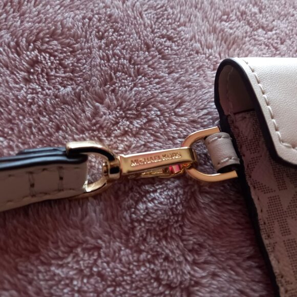 Michael Kors White and Gray Clutch - Picture 3 of 7